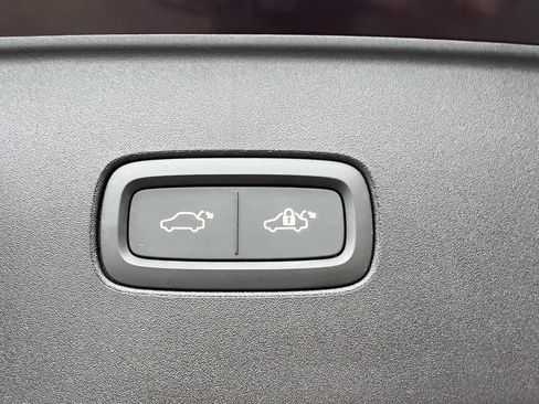 Certified 2025 Volvo EX90 Ultra AWD/4WD image 29