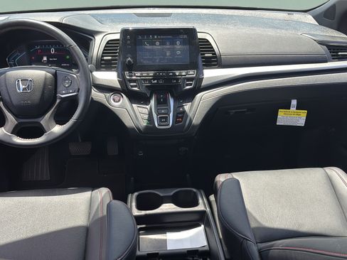 Used 2024 Honda Odyssey Sport image 13