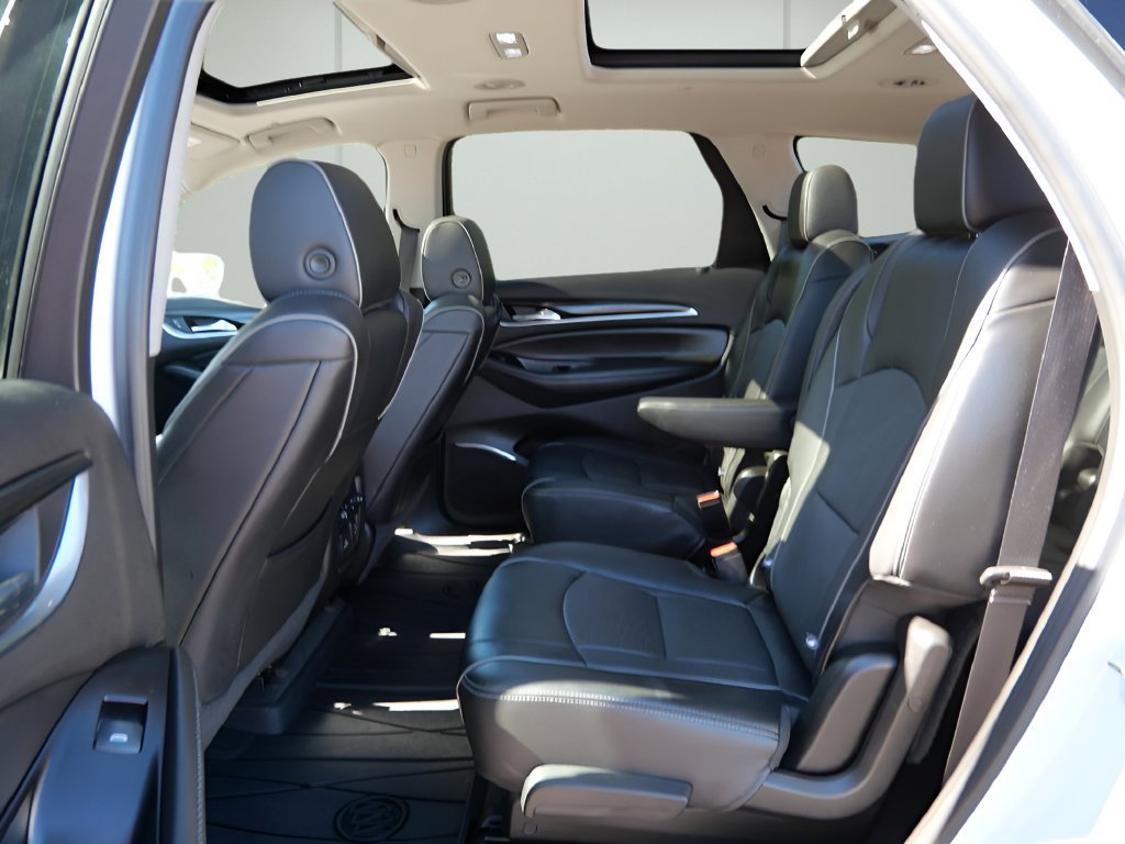 Used 2019 Buick Enclave Avenir w/ Avenir Technology Package AWD/4WD image 11