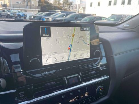 Used 2025 Nissan Pathfinder SL w/ SL Premium Package image 29