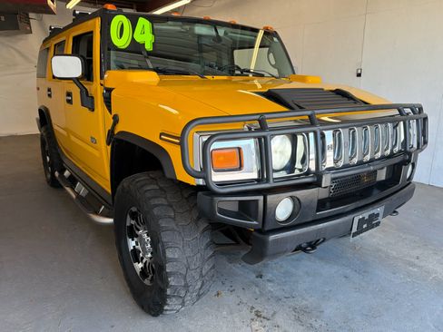 Used 2004 HUMMER H2 w/ Preferred Equipment Group AWD/4WD image 4