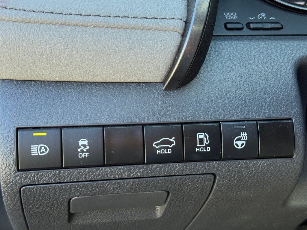Used 2024 Toyota Camry SE w/ Cold Weather Package AWD/4WD image 20