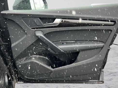 Used 2019 Audi Q5 2.0T Premium w/ Convenience Package image 25