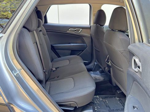 Used 2023 Kia Sportage LX FWD image 33