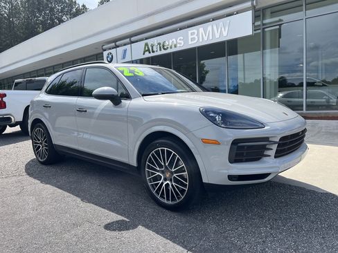 Used 2023 Porsche Cayenne AWD/4WD image 2