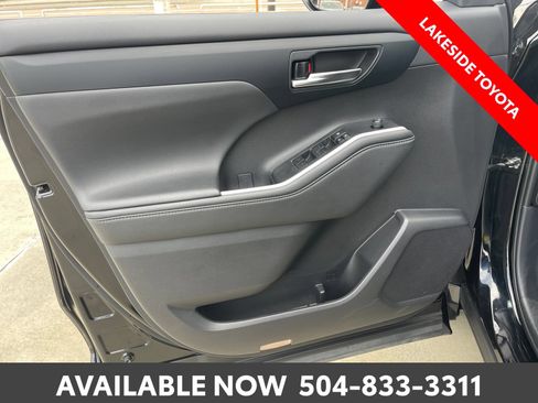 Certified 2024 Toyota Highlander XSE FWD image 25