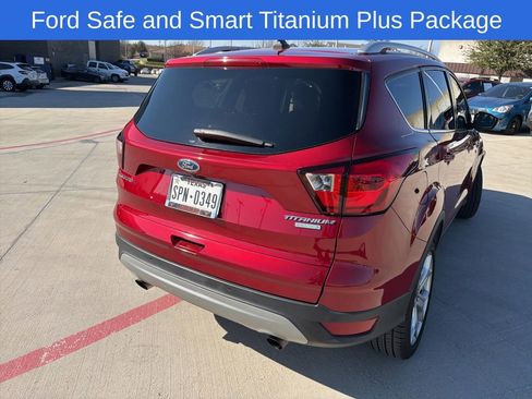 Used 2019 Ford Escape Titanium image 4