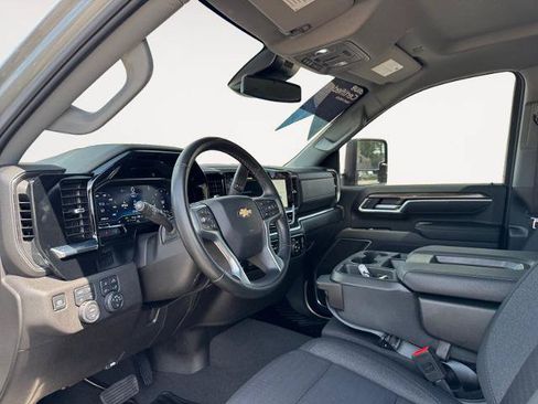 Used 2025 Chevrolet Silverado 2500 LT w/ All Star Edition AWD/4WD image 9