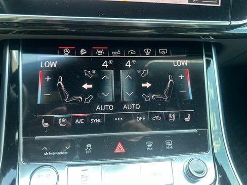 Used 2019 Audi Q8 Prestige w/ Luxury Package AWD/4WD image 10