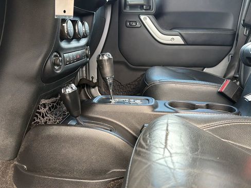 Used 2016 Jeep Wrangler Unlimited Rubicon image 63