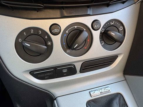 Used 2012 Ford Focus SE image 26