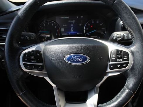Used 2021 Ford Explorer XLT w/ Equipment Group 202A image 10