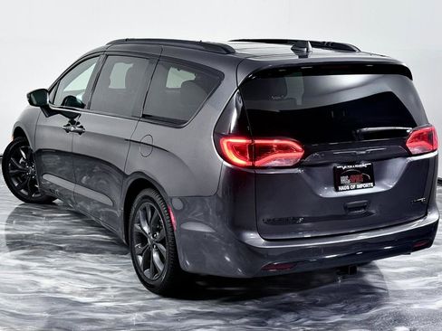 Used 2019 Chrysler Pacifica Limited w/ Advanced Safetytec Group image 12