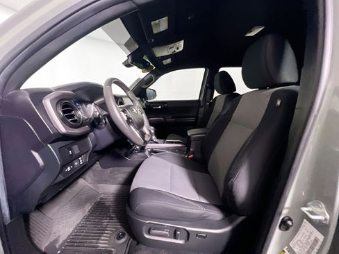 Used 2022 Toyota Tacoma TRD Off-Road w/ Technology Package RWD image 14