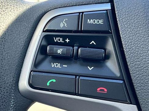 Used 2018 Hyundai Elantra SE w/ SE Connectivity Package 04 image 18