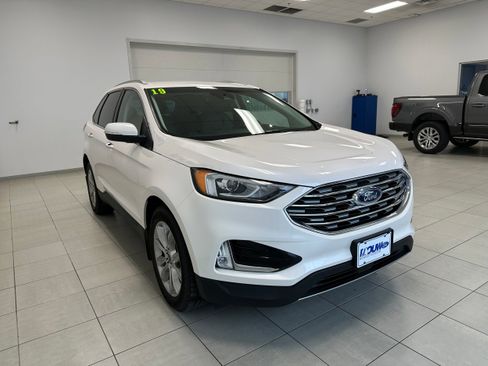 Used 2019 Ford Edge Titanium w/ Cold Weather Package AWD/4WD image 4