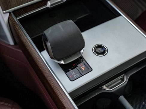 Used 2024 Land Rover Range Rover SE image 57