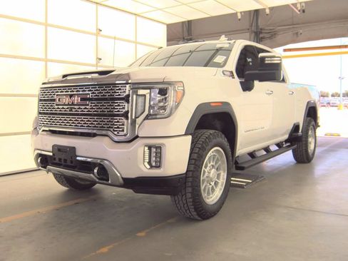 Used 2022 GMC Sierra 3500 Denali w/ Denali Ultimate Package AWD/4WD image 3