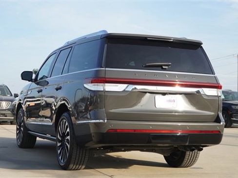 Used 2023 Lincoln Navigator Black Label image 7