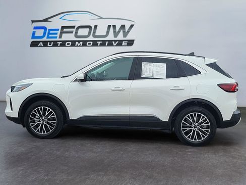 Used 2024 Ford Escape PHEV w/ PHEV Premium Package image 6