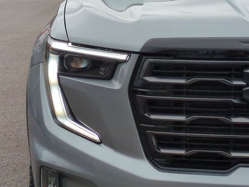 Used 2025 GMC Acadia AT4 w/ Luxury Package AWD/4WD image 46