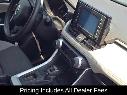 Used 2021 Toyota RAV4 XLE FWD image 8