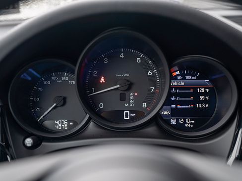 Certified 2026 Porsche Macan AWD/4WD image 10