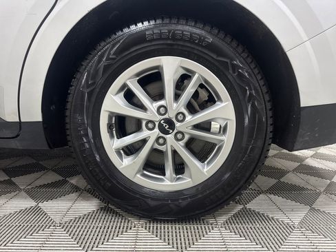 Used 2022 Kia Carnival LX FWD image 50