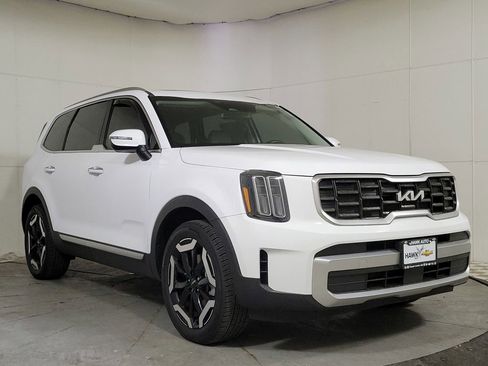 Used 2023 Kia Telluride S w/ S Sunroof Package image 11