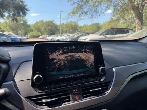 Used 2025 Nissan Altima 2.5 SR image 17