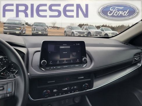 Used 2024 Nissan Rogue SV image 21