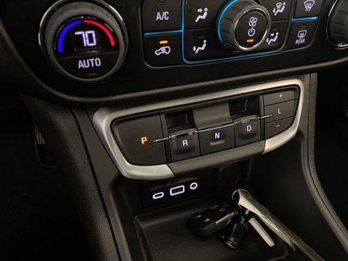Used 2024 GMC Terrain SLE w/ Driver Convenience Package AWD/4WD image 43