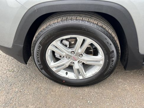 Used 2024 GMC Terrain SLE FWD image 24