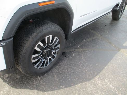 Used 2024 GMC Sierra 2500 Denali Ultimate w/ Max Trailering Package AWD/4WD image 16