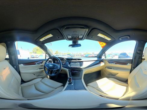 Used 2017 Cadillac XT5 Luxury w/ Driver Awareness Package image 30