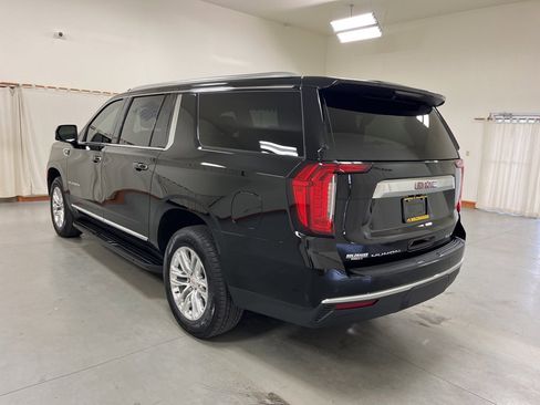 Used 2024 GMC Yukon XL SLT w/ SLT Luxury Package image 6