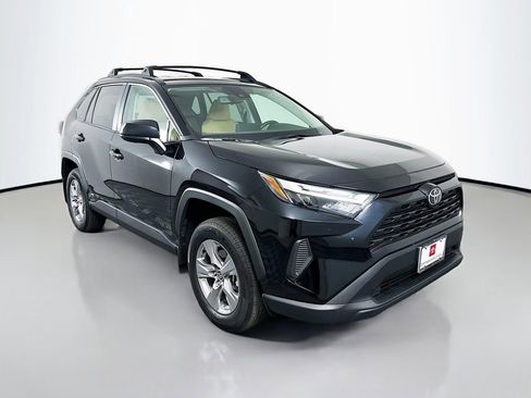 Used 2025 Toyota RAV4 LE image 3