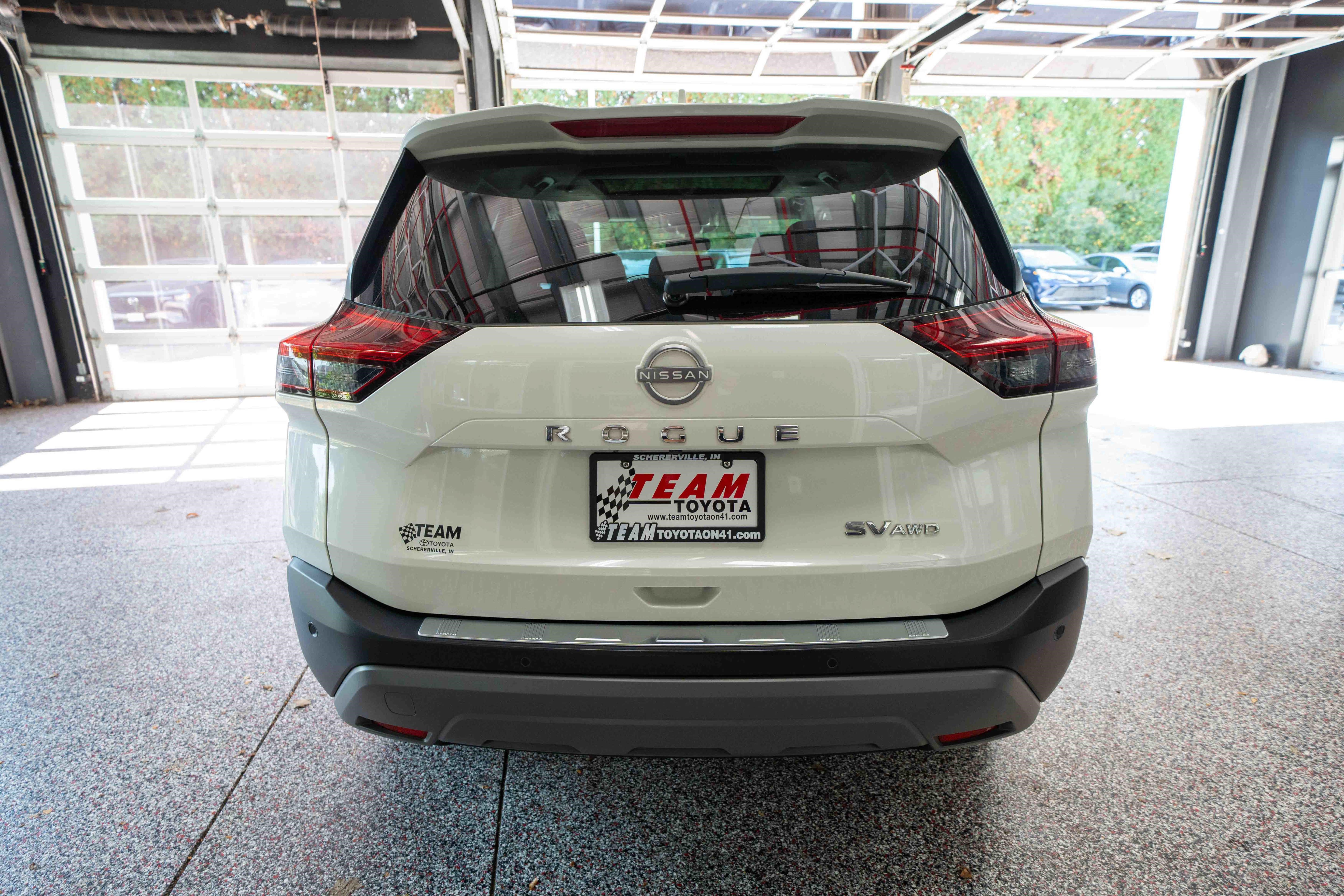 Used 2023 Nissan Rogue SV w/ SV Premium B Package AWD/4WD image 3
