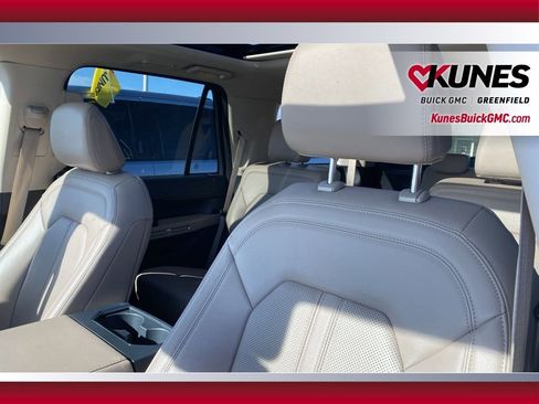 Used 2024 Ford Expedition Limited image 10