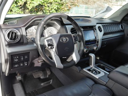 Used 2015 Toyota Tundra Platinum image 4