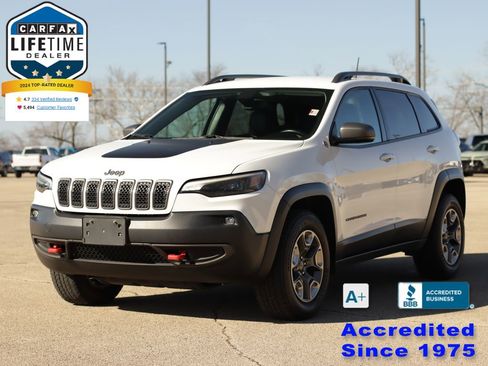 Used 2019 Jeep Cherokee Trailhawk w/ Cold Weather Group image 3