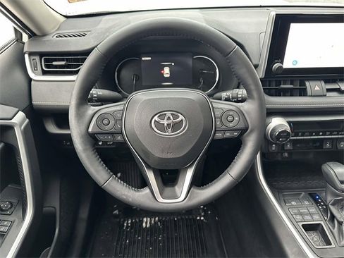 Used 2024 Toyota RAV4 XLE image 17