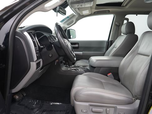 Used 2018 Toyota Sequoia Limited image 23