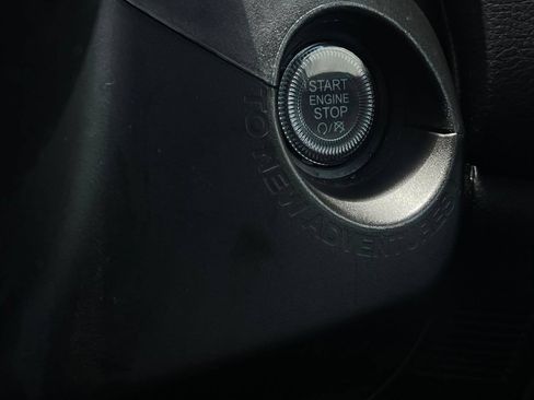Used 2023 Jeep Renegade Latitude AWD/4WD image 16