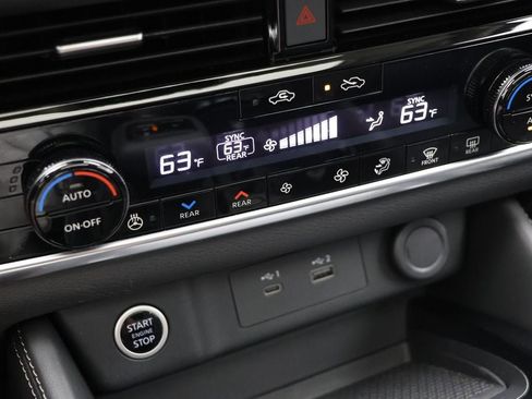 Used 2023 Nissan Rogue SL w/ SL Premium Package image 25