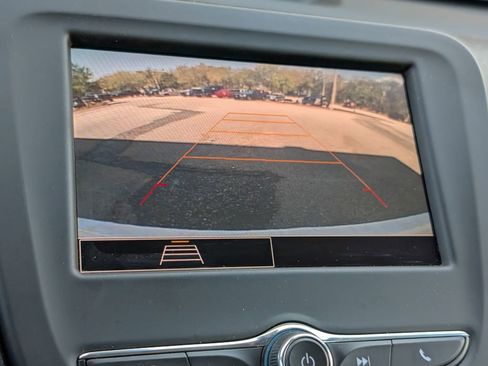 Used 2023 Chevrolet Equinox LT image 30