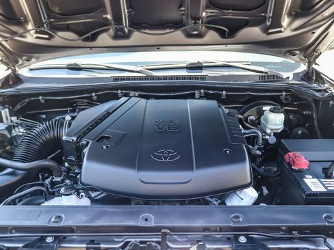 Used 2015 Toyota Tacoma PreRunner w/ SR5 Package RWD image 26