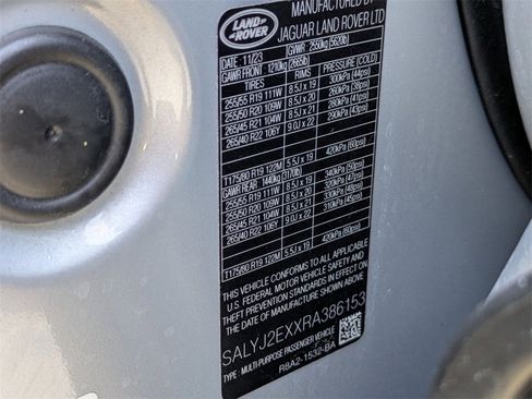 Used 2024 Land Rover Range Rover Velar S image 30