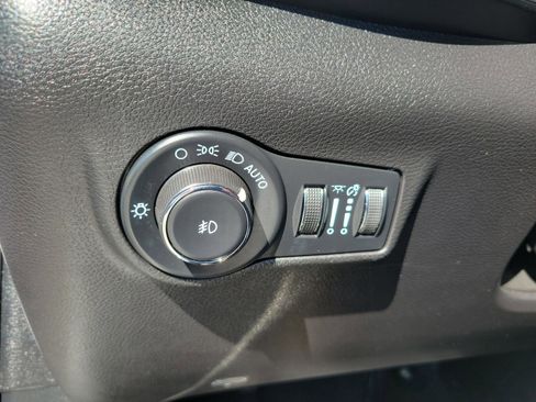 Used 2024 Jeep Compass Limited image 39