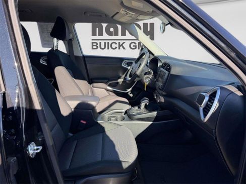 Used 2024 Kia Soul LX w/ Option Group 015 image 11